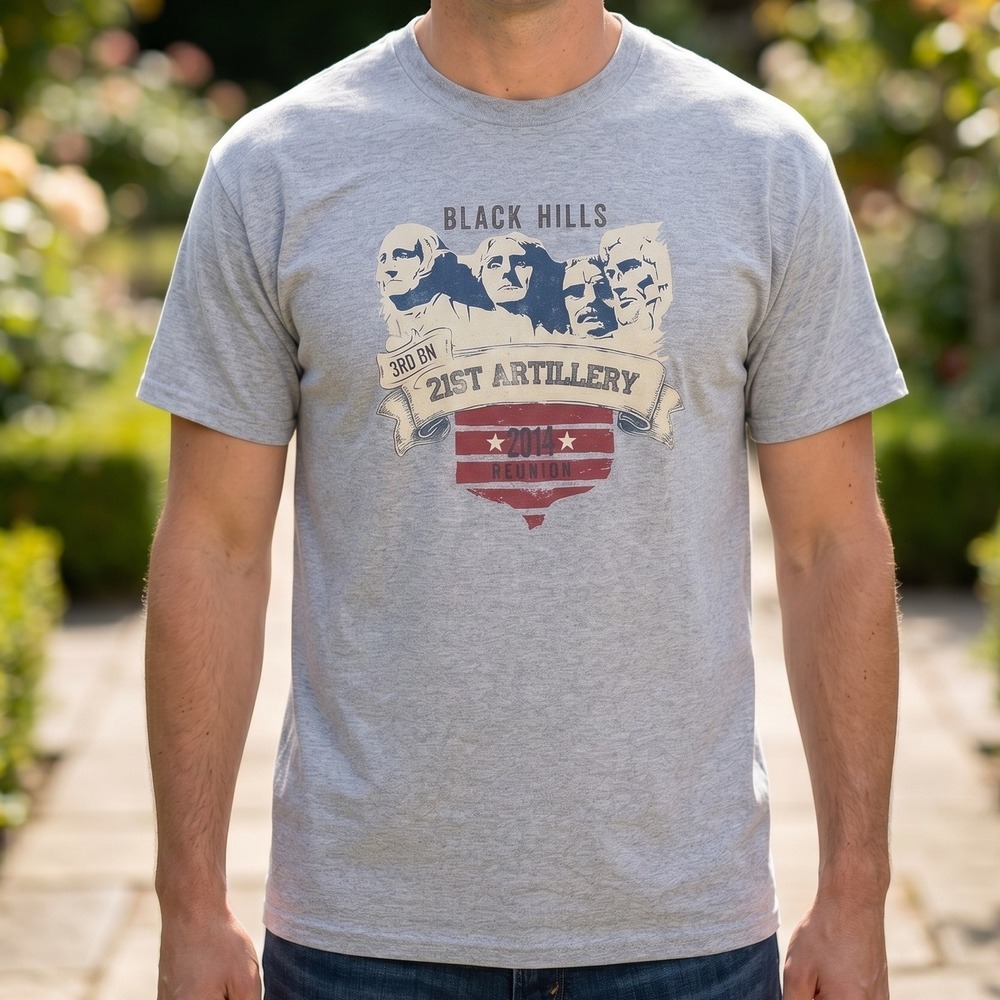 Gildan Black Hills 3rd BN 21st Artillery 2014 Reunion‎ Graphic T-Shirt Gray L